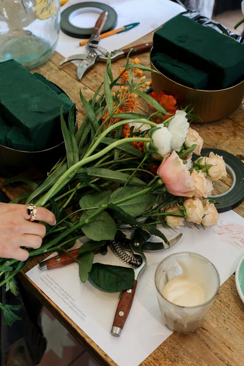 Kurs florystyczny – bukieciarstwo i układanie kwiatów